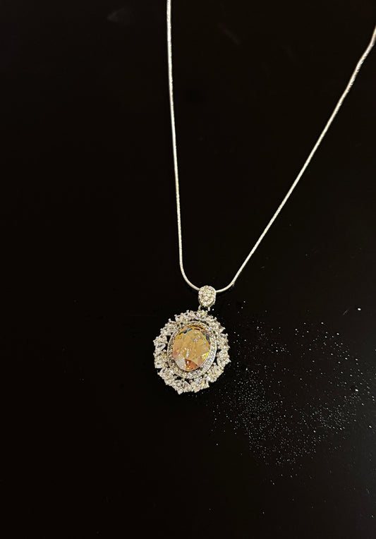「Crown of Dawn」